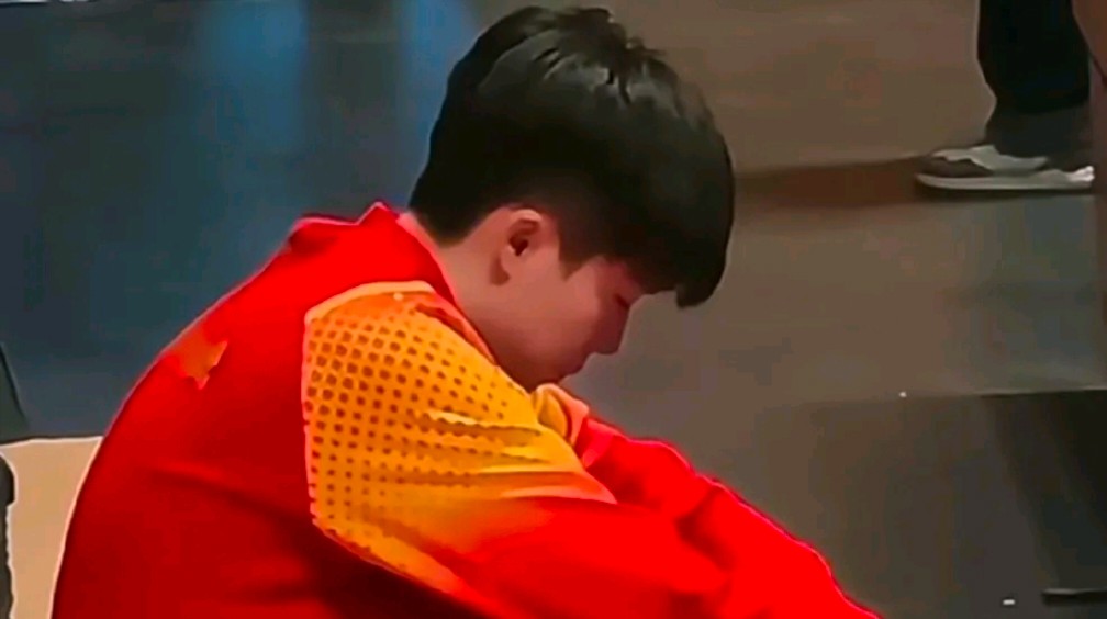 比赛过程中，球队紧绷的神经让人心疼又心痛的简单介绍