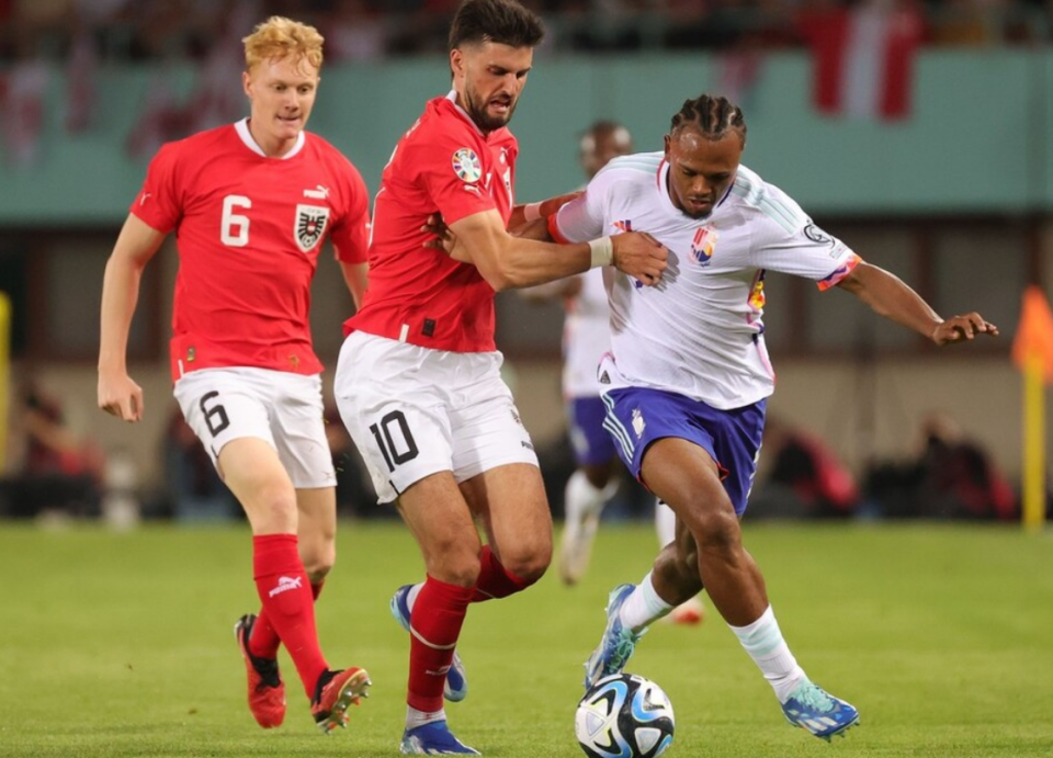 曼联客场击败南安普顿，卢卡库破门