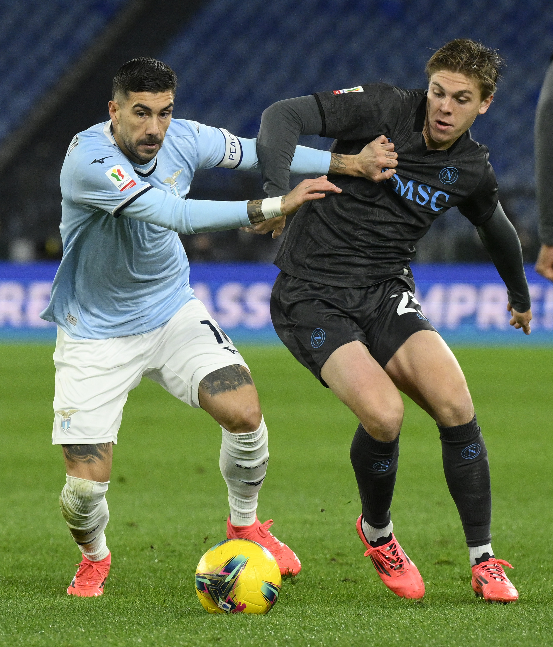 九游体育官网入口-那不勒斯主场大败拉齐奥，遭受重挫