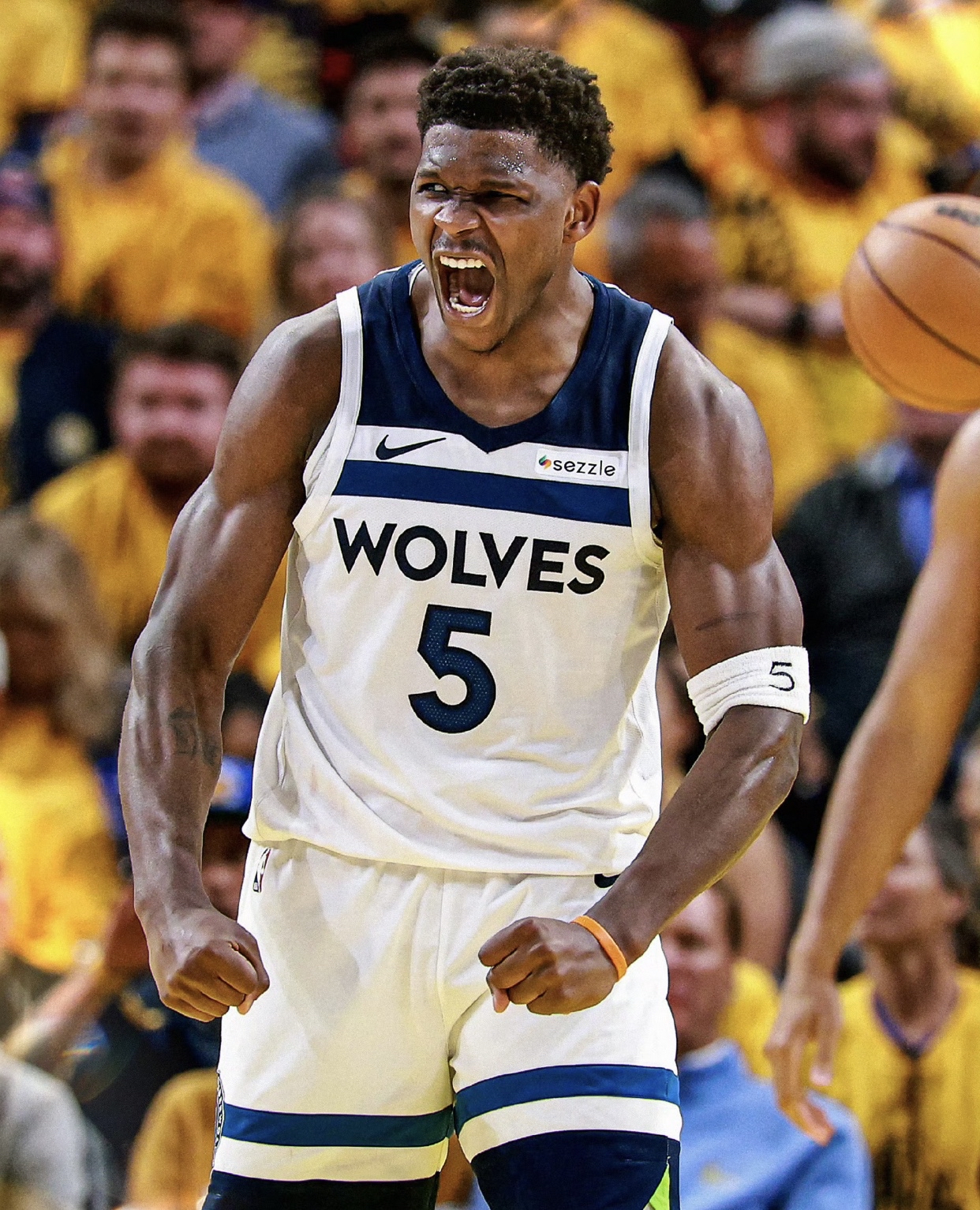 森林狼防守效率高，逼迫对手频频失误