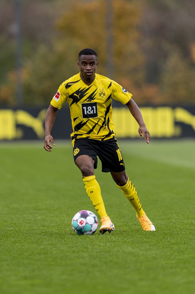 九游体育网页版-多特蒙德签下法国新秀，有望加盟一线队