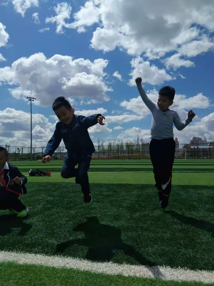 关于风起云涌,球场之上掀起一片激情火花的信息 关于风起云涌,球场之上掀起一片激情火花的信息