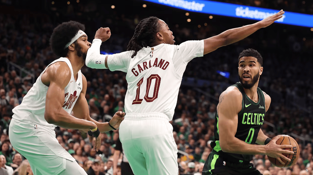 爵士大逆转,米切尔关键砍下致命三分 爵士大逆转,米切尔关键砍下致命三分