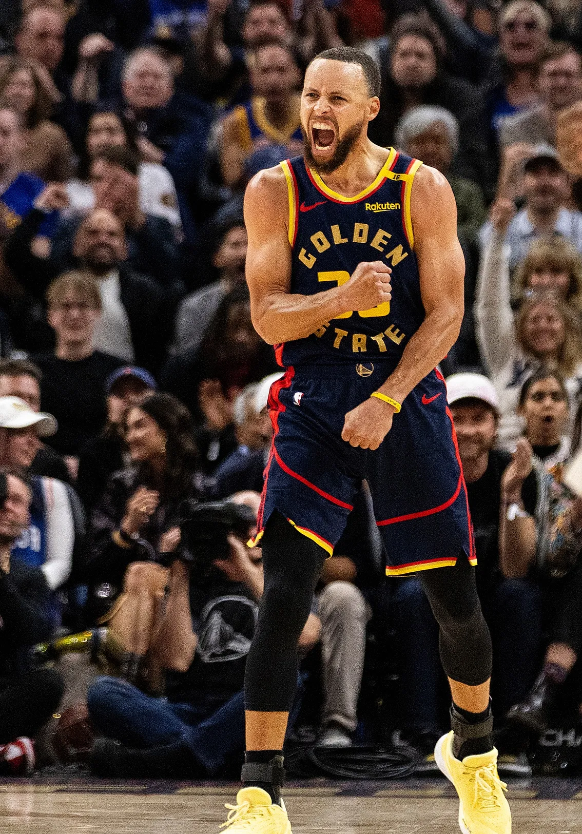 爵士大逆转,米切尔关键砍下致命三分 爵士大逆转,米切尔关键砍下致命三分