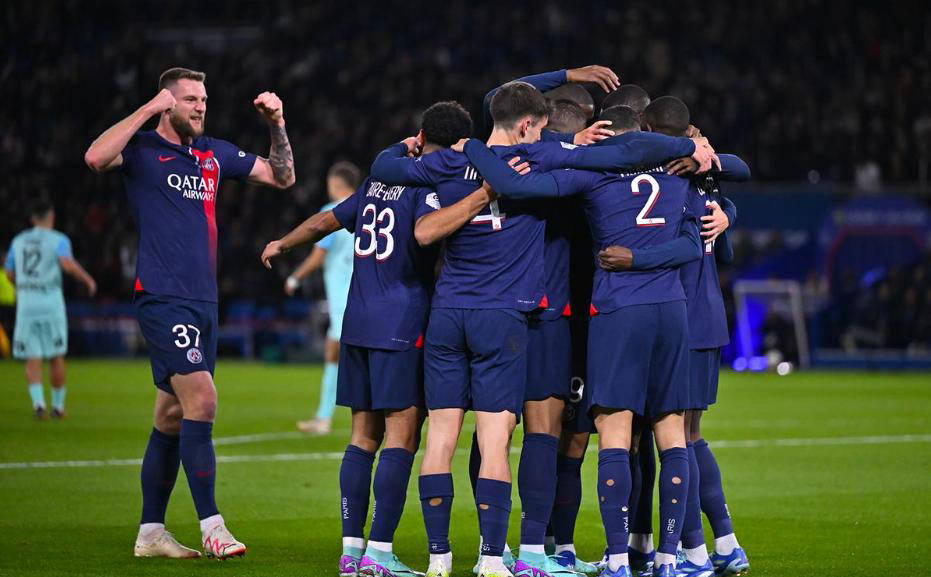 包含巴黎圣日耳曼如何应对逆境，实现复苏的词条